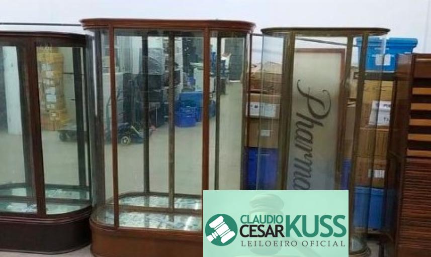 MÓVEIS ANTIGOS EM MADEIRA - 52 UNIDADES 